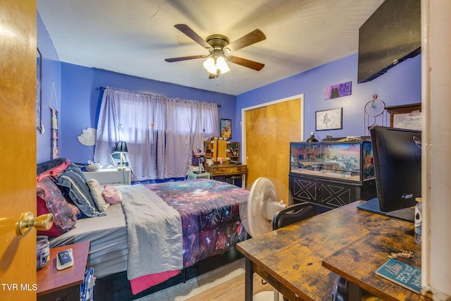 bedroom featuring a ceiling fan