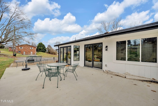 2256 Boones Creek Rd, Johnson City, TN 37615 - view of patio featuring outdoor dining space