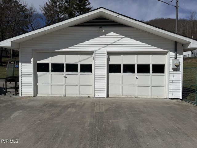 view of detached garage