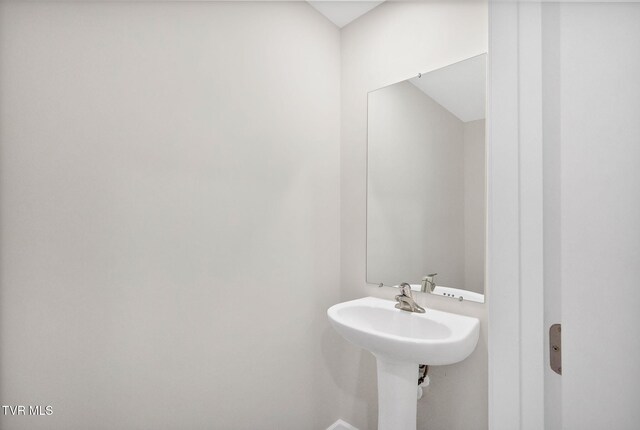 1123 Aspen Ter, Greeneville, TN 37745 - view of bathroom