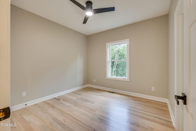 129 Stratton Pl, Kingsport, TN 37663 - unfurnished room featuring a ceiling fan and light wood-type flooring