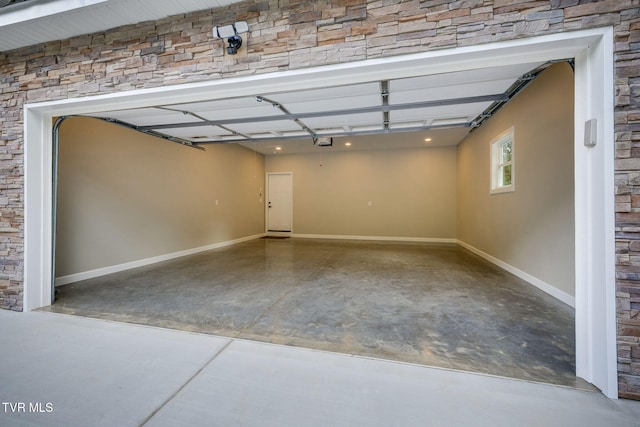 129 Stratton Pl, Kingsport, TN 37663 - garage featuring a garage door opener and recessed lighting