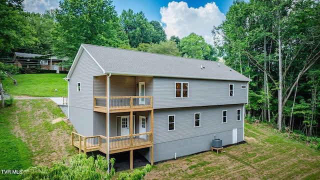 129 Stratton Pl, Kingsport, TN 37663 - rear view of house featuring a balcony, a lawn, a deck, and a shingled roof