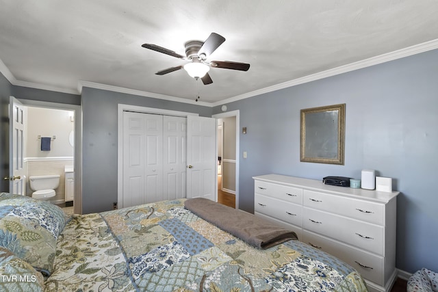 bedroom with a closet, a ceiling fan, connected bathroom, and crown molding