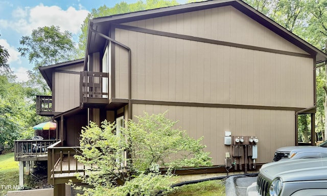 24204 Woodridge Cir Unit D, Bristol, VA 24202 - view of side of property featuring a balcony and a deck