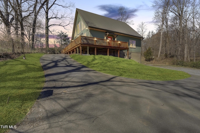 137 Unaka View Rd, Johnson City, TN 37601 - view of front of property featuring driveway, metal roof, and a front yard