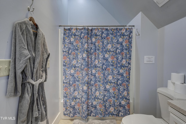 137 Unaka View Rd, Johnson City, TN 37601 - bathroom featuring visible vents, curtained shower, and toilet