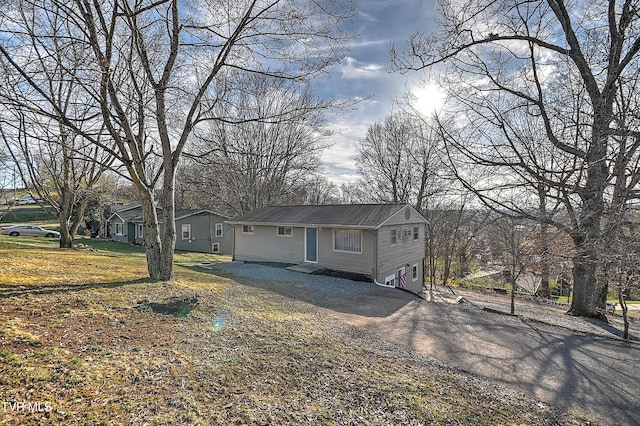 view of front of home with driveway