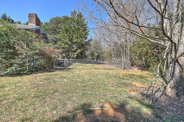 415 Fairgrounds Rd, Greeneville, TN 37745 - view of yard featuring fence