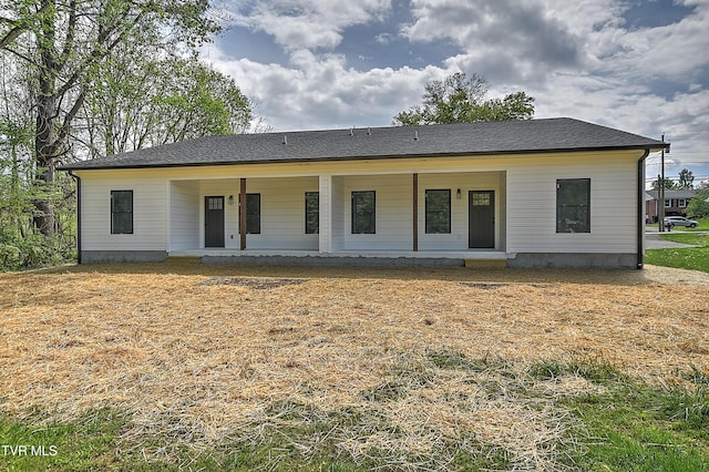 703 Swadley Rd, Johnson City, TN 37601 - rear view of property with a porch