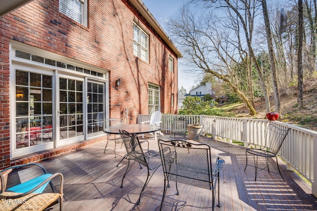 1221 Radcliffe Ave, Kingsport, TN 37664 - deck with outdoor dining space