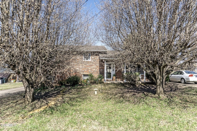 118 Starlite Dr, Greeneville, TN 37743 - view of front of property featuring a front lawn and brick siding
