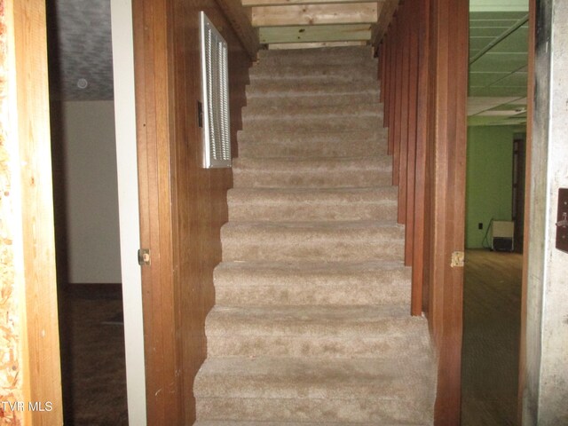 145 Rock City Rd, Kingsport, TN 37664 - view of staircase