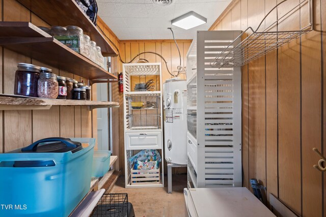 4245 Maplewood St, Kingsport, TN 37660 - storage room featuring water heater