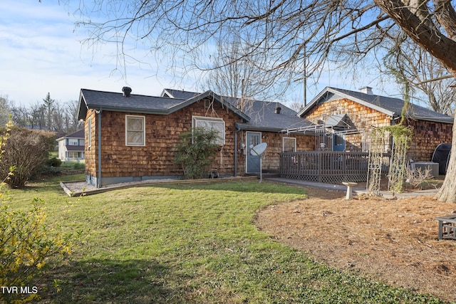 4245 Maplewood St, Kingsport, TN 37660 - single story home with a front lawn, a chimney, and a shingled roof