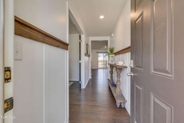 1205 Stamp Lodge Rd, Kingsport, TN 37660 - entrance foyer with dark wood-type flooring, baseboards, and recessed lighting