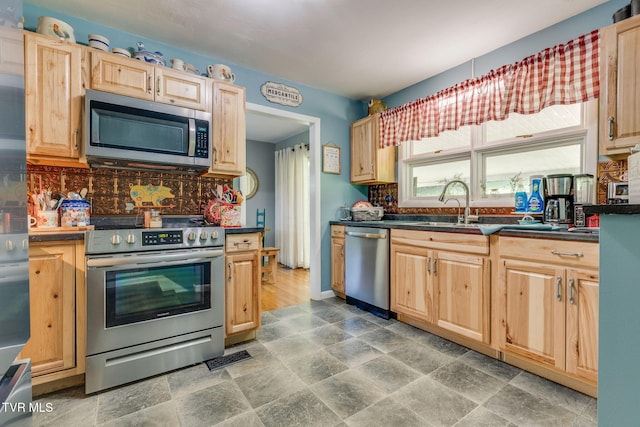 1703 Rock Springs Rd, Kingsport, TN 37664 - photo 18