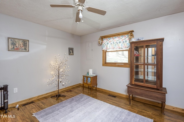 23324 Denton Valley Rd, Abingdon, VA 24211 - interior space with visible vents, a ceiling fan, wood finished floors, and a textured ceiling