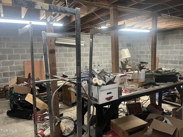 4235 Kiser Rd, Coeburn, VA 24230 - unfinished basement with concrete block wall