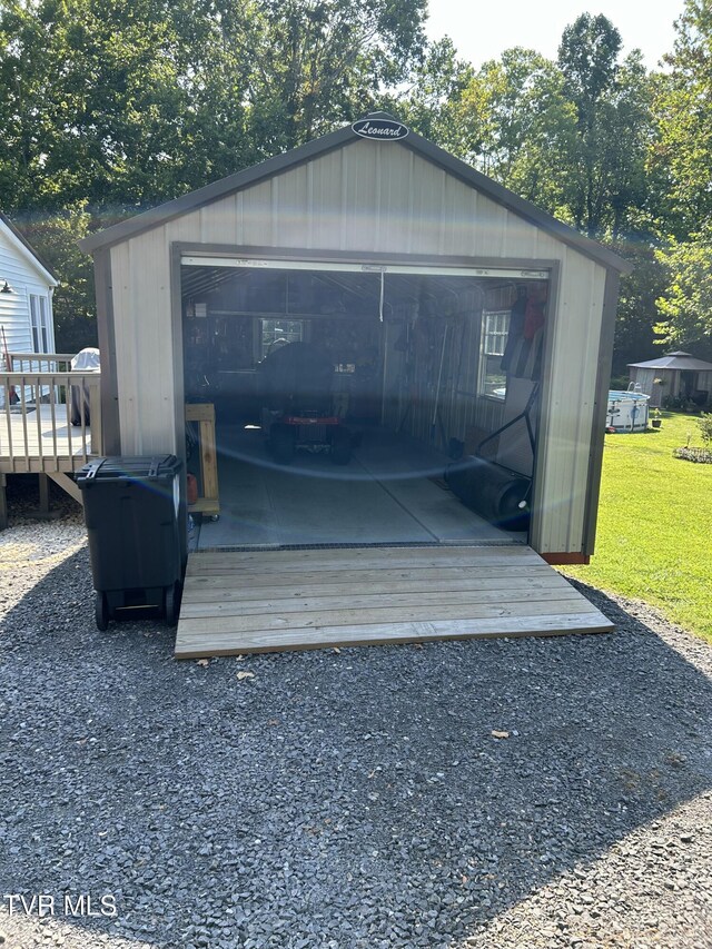 view of detached garage