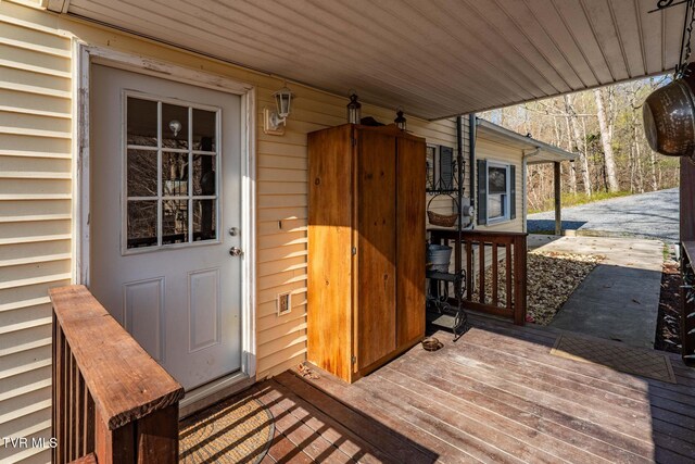 403 Deerlick Rd, Piney Flats, TN 37686 - view of doorway to property