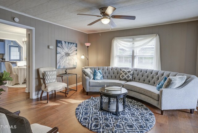 5744 Orebank Rd, Kingsport, TN 37664 - living room featuring crown molding, ceiling fan, and wood finished floors