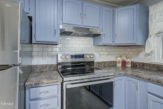 5744 Orebank Rd, Kingsport, TN 37664 - kitchen featuring tasteful backsplash, under cabinet range hood, blue cabinets, and stainless steel appliances