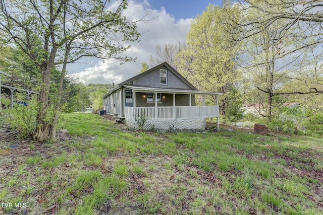 5744 Orebank Rd, Kingsport, TN 37664 - exterior space featuring a yard and covered porch