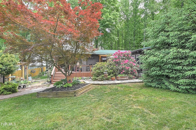 521 Baywood Dr, Piney Flats, TN 37686 - view of green lawn