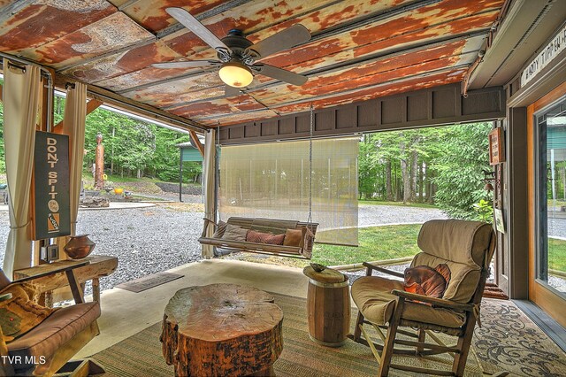 521 Baywood Dr, Piney Flats, TN 37686 - sunroom featuring ceiling fan
