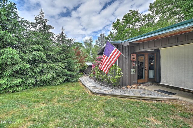 521 Baywood Dr, Piney Flats, TN 37686 - view of grassy yard