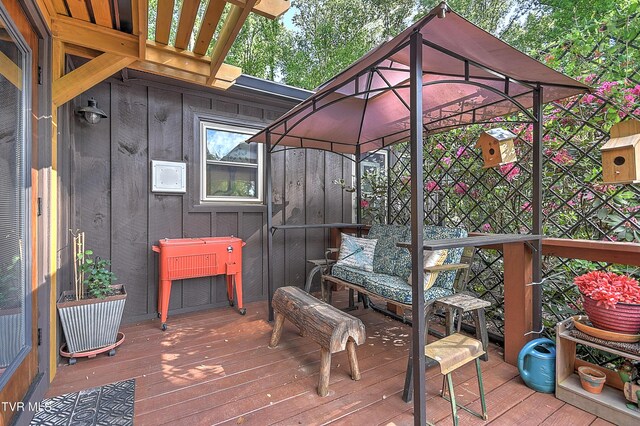 521 Baywood Dr, Piney Flats, TN 37686 - wooden terrace featuring a gazebo