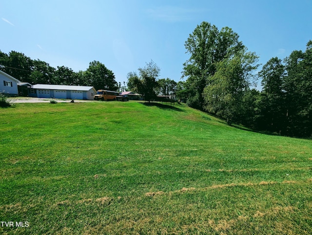 2509 Dc Caney Ridge Rd, Clintwood, VA 24228 - view of yard with a garage