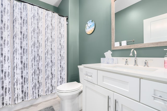 1177 Lemongrass Dr, Jonesborough, TN 37659 - bathroom featuring toilet, vanity, and a shower with curtain
