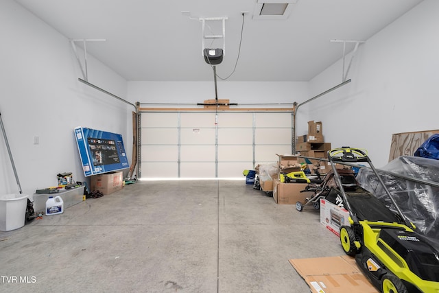 1177 Lemongrass Dr, Jonesborough, TN 37659 - garage with a garage door opener