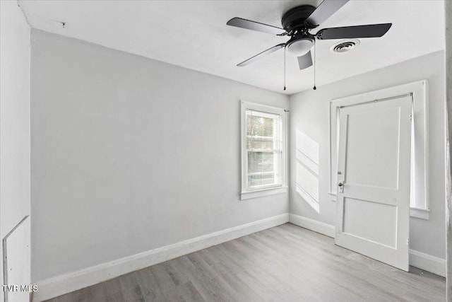 2510 Shelby St, Bristol, TN 37620 - spare room with wood finished floors, visible vents, baseboards, and ceiling fan