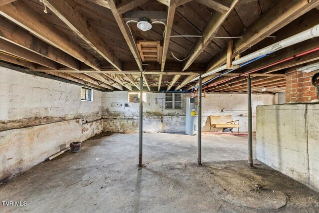2510 Shelby St, Bristol, TN 37620 - below grade area featuring water heater