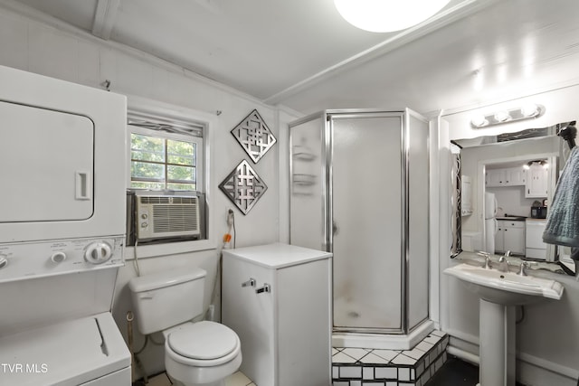 full bath with stacked washer / dryer, cooling unit, toilet, and a shower stall