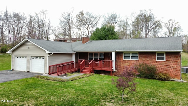 158 Taylortown Rd, Johnson City, TN 37601 - single story home featuring brick siding, an attached garage, driveway, and a front lawn