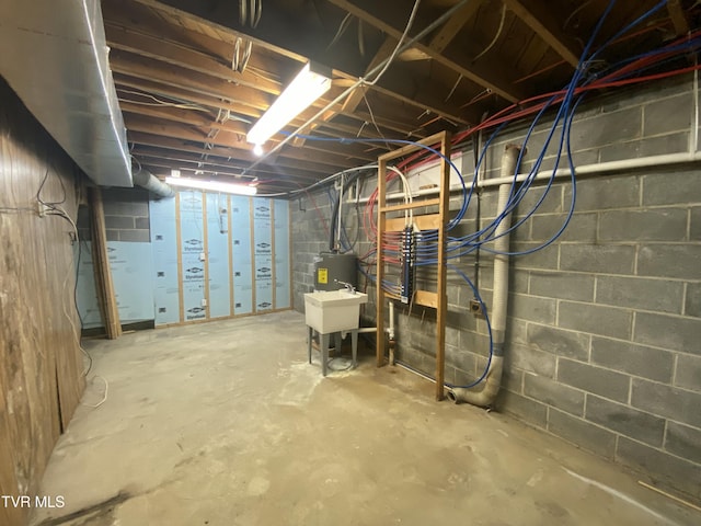 158 Taylortown Rd, Johnson City, TN 37601 - unfinished below grade area with water heater