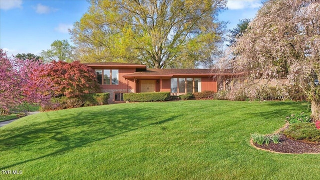 909 Millercrest Dr, Johnson City, TN 37604 - tri-level home with a front yard