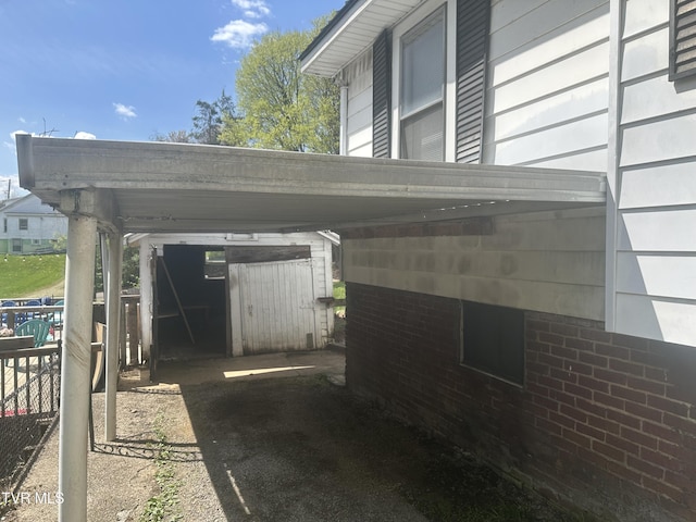 714 Fairview Ave, Kingsport, TN 37660 - view of vehicle parking with a carport