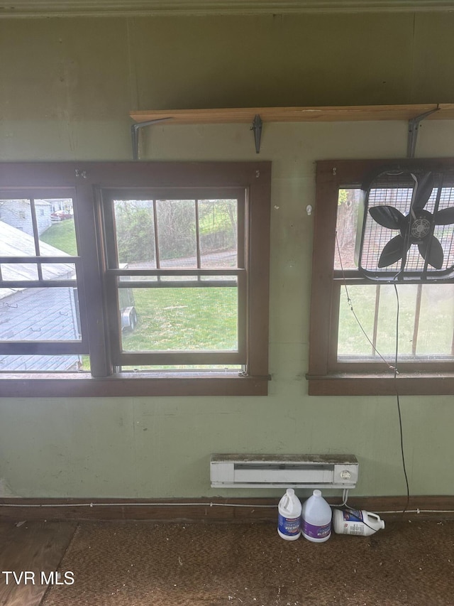 714 Fairview Ave, Kingsport, TN 37660 - details with ceiling fan