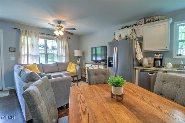 712 Lake Point Dr, Piney Flats, TN 37686 - photo 13