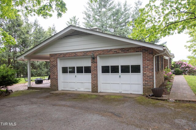 19494 Oakwood Dr, Abingdon, VA 24211 - view of detached garage