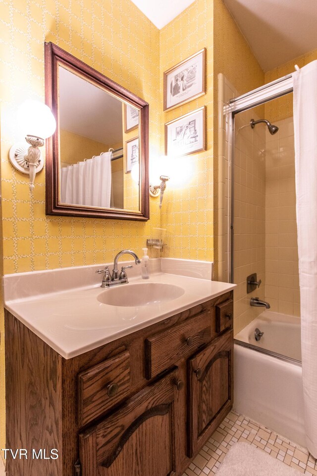 19494 Oakwood Dr, Abingdon, VA 24211 - bathroom with shower / tub combo and vanity