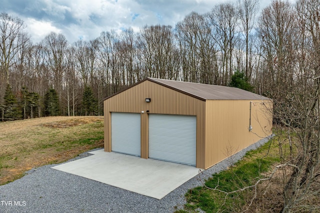 view of detached garage