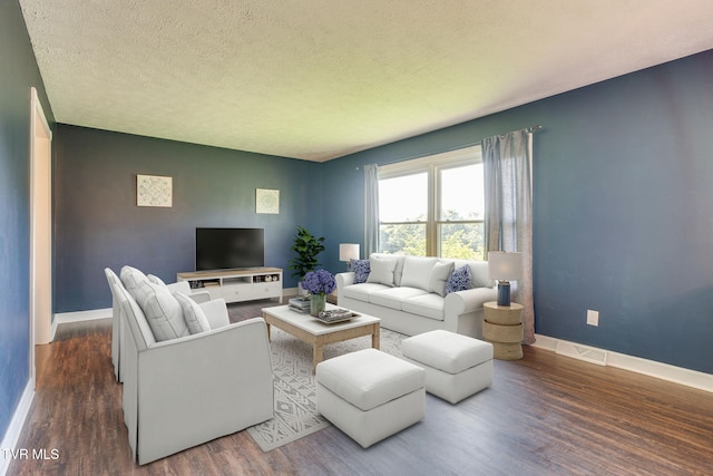 132 Lancaster Dr, Kingsport, TN 37663 - living room with wood finished floors and a textured ceiling