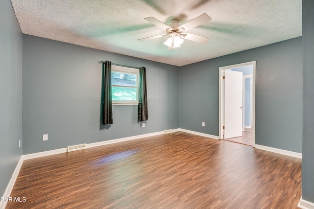 132 Lancaster Dr, Kingsport, TN 37663 - unfurnished room featuring wood finished floors, ceiling fan, and a textured ceiling