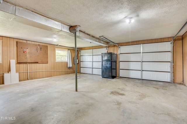 132 Lancaster Dr, Kingsport, TN 37663 - garage with wood walls